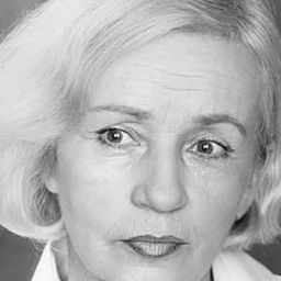 Joanna Orzeszkowska 飾演 Eva - Bednarz's Daughter