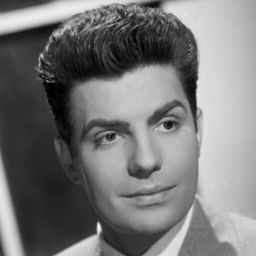 Roger Pierre 飾演 Jean Le Gall