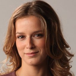 Margarida Vila-Nova 飾演 Teresa