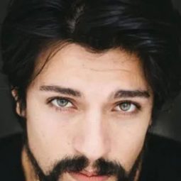Andrea Bellacicco - 岸邊露伴一動也不動 懺悔室演員 飾演Lorenzo