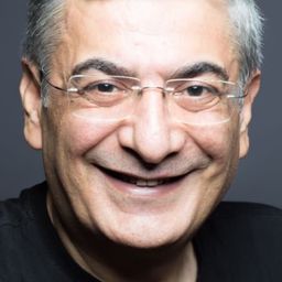 Faruk Karaçay 飾演 Erol