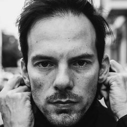 加布里埃爾·法爾塞塔 - 西西里離奇綁架演員 飾演Giufà