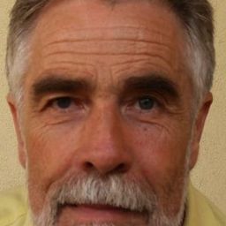 Biagio Barone - 子夜的太陽演員 飾演Father Biagio