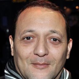 Arsène Mosca 飾演 Gonçalvo