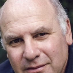 David Wohl 飾演 Ira Schwartz