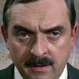 Jacques Marin 飾演 Albert