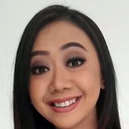 阿絲里·韋拉斯 - 99 Nama Cinta演員 飾演