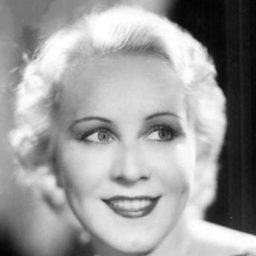 Helen Lynd 飾演 Ginger Connolly