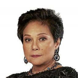 Nora Aunor 飾演 Mara