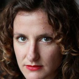 Antonia Buresi 飾演 