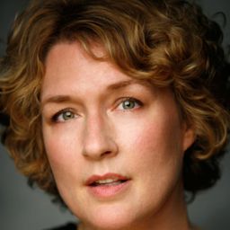 Jennifer Wiltsie 飾演 Martha