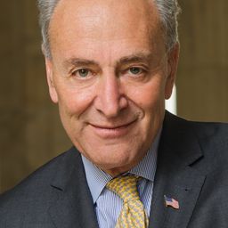 Chuck Schumer 飾演 Self