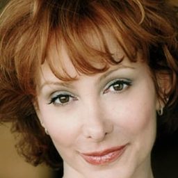 Jill Jacobson 飾演 Jessie