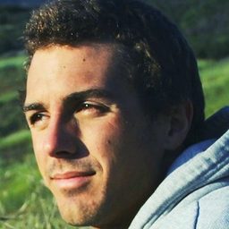 Joshua D.W. Smith 飾演 Spring Breaker