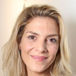 Judith El Zein - 臆想成病演員 飾演Norah Zvenka