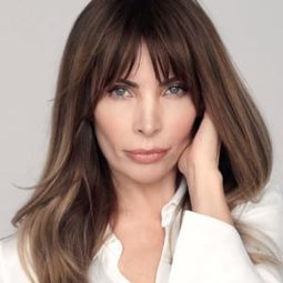 安格涅絲卡·戴甘特 - Letters to Santa 2演員 飾演Karina Lisiecka