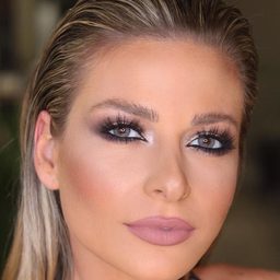 Pamela El Kik 飾演 Ray