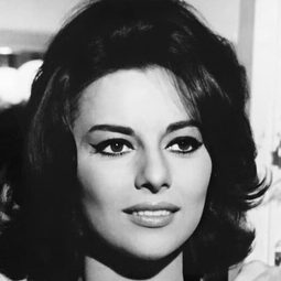 Giovanna Ralli 飾演 Elena