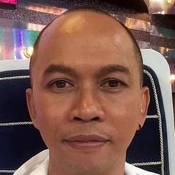 頌吉·永佳爾 飾演 Khung