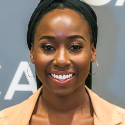 薩莎·康培爾 飾演 Nogo