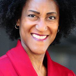 Sonia Jackson 飾演 Receptionist