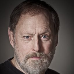 Claes Ljungmark - 最偉大的英雄演員 飾演Hotel Manager