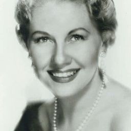 Claramae Turner 飾演 Cousin Nettie