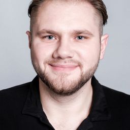 Robert Czerwiński 飾演 Maro