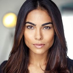 Fernanda Diniz 飾演 