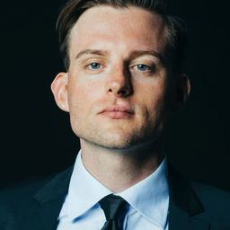 Alexander Finkenwirth - 把悲傷留給布巴演員 飾演Alex