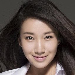 Feng Mian 飾演 Hu Jing