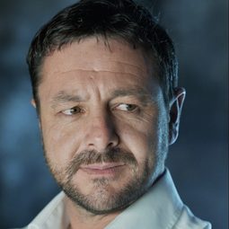 Zeb Moore 飾演 Max