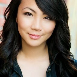 肖喬娜 飾演 Loretta