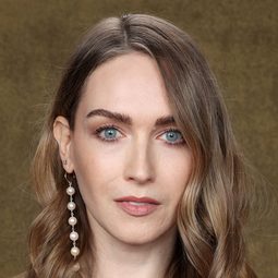 傑米·克萊頓 - 超感 8 人組：創世界演員 飾演Nomi Marks