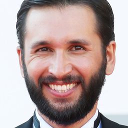 Orkhan Iskandarli - 霧中不知身是客演員 飾演Davud