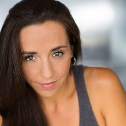 Lauren Myers 飾演 Alice Meyers