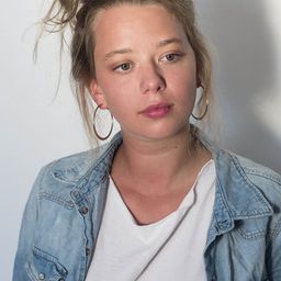 Sophie Breyer 飾演 Haze Refectory