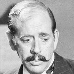 Roberto Meyer - Azahares rojos演員 飾演Rosauro