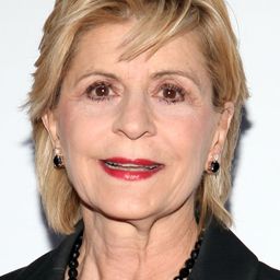 Concetta Tomei 飾演 Ms. Fitch