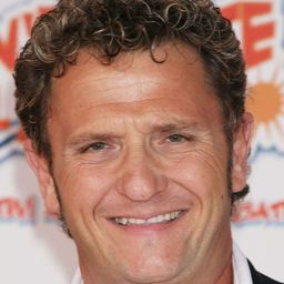 Enzo Salvi 飾演 Titolare del barcone