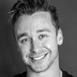 Victor DiMattia - Caddie Woodlawn演員 飾演Warren Woodlawn