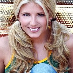 Eryn Brooke 飾演 Ed's Girlfriend