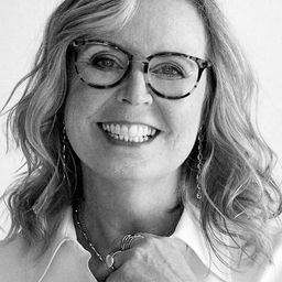 Tessa Niles 飾演 Herself - Backing Vocals