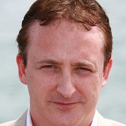 Neil Fitzmaurice 飾演 Stan