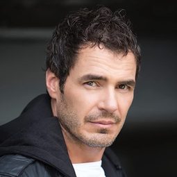 Dan Payne - 轟天諜戰演員 飾演Dave