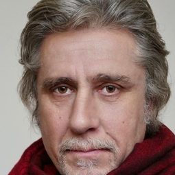 皮耶·貝西歐 - 愛上老闆的女兒演員 飾演Frano