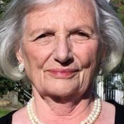 Françoise Remont - 醫生速遞演員 飾演80 year old woman