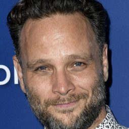 Ben Cotton 飾演 Garrett Miller