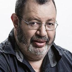 Antonio de la Cruz 飾演 Tribouillard