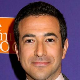 Ari Melber 飾演 Self